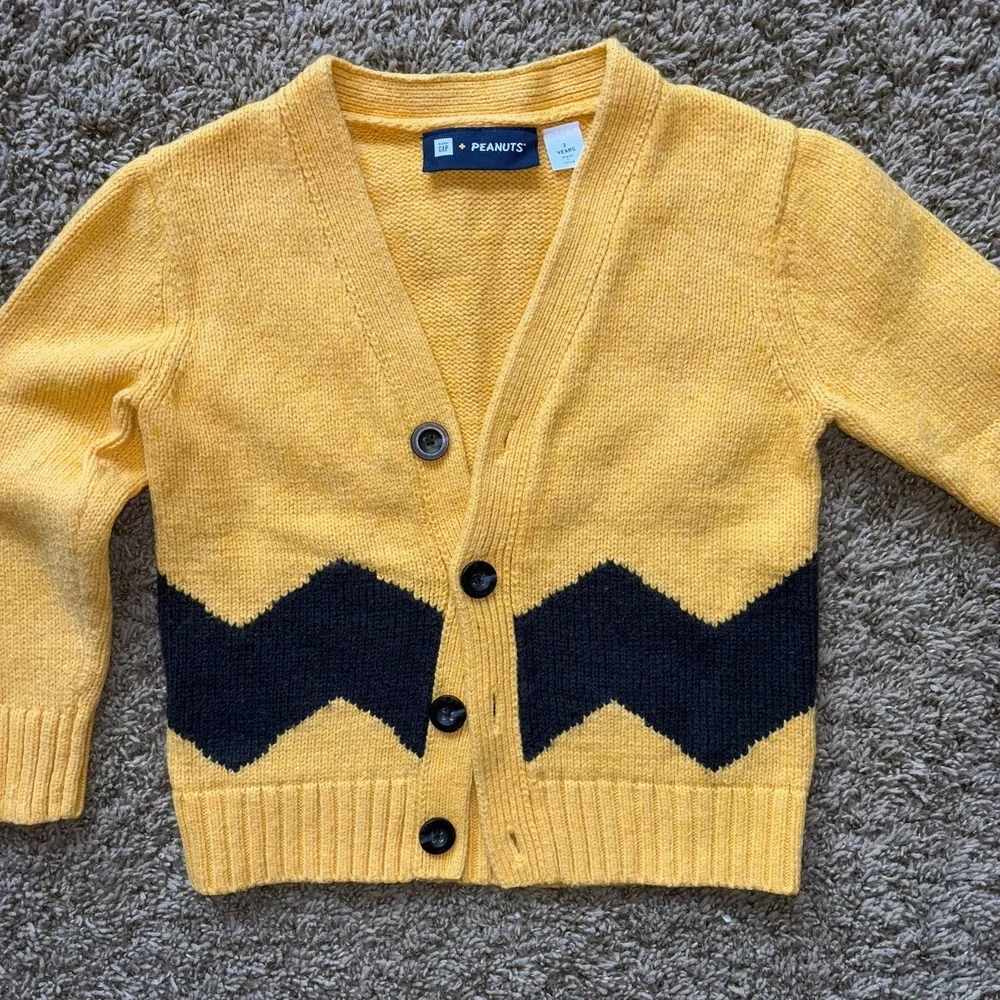Gap Kids Peanuts Charlie Brown Yellow Chevron Cardigan Sweater 2 Years